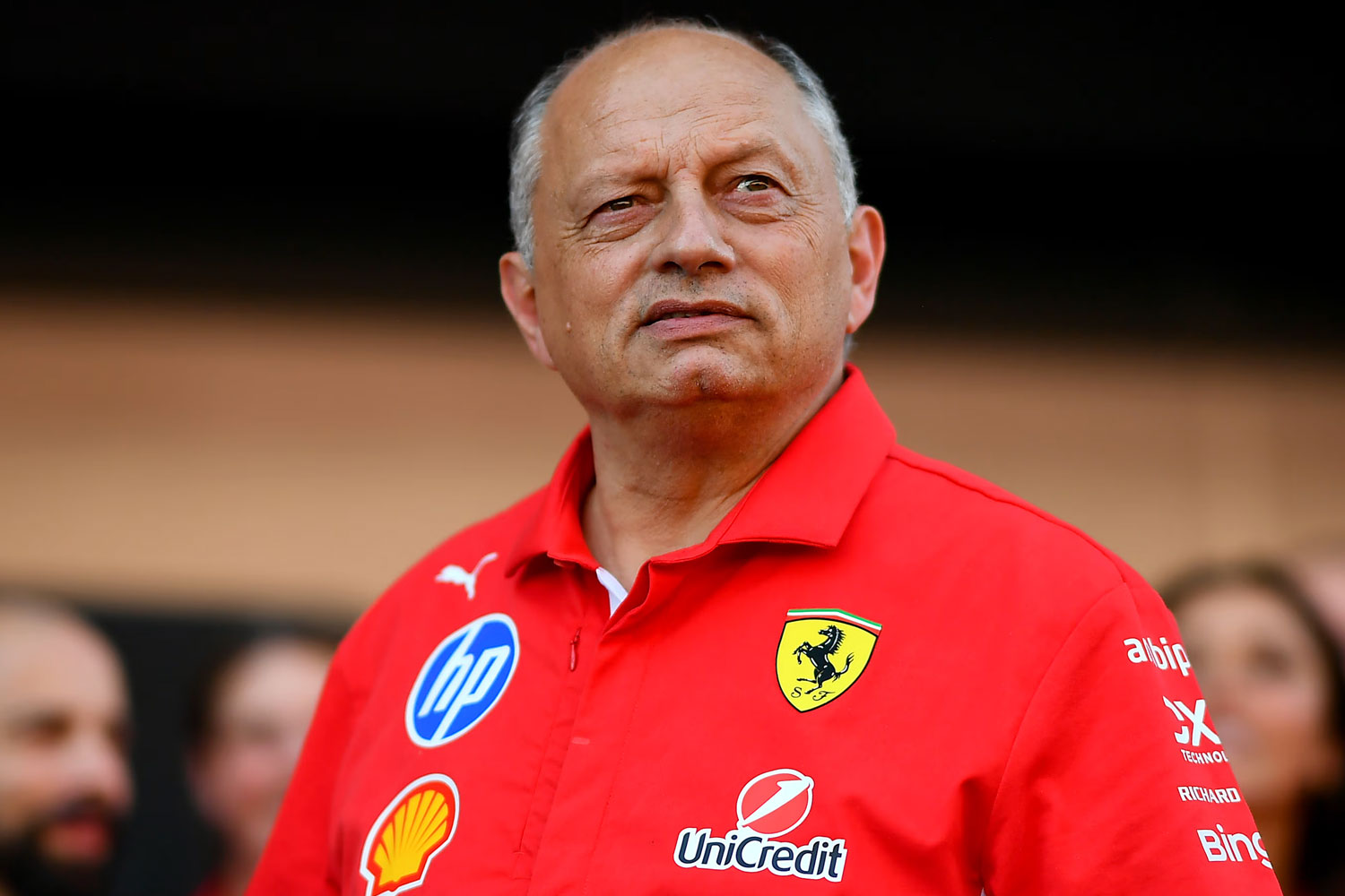 Vasseur contra Wolff: Ferrari, el techo de gasto y una guerra de palabras